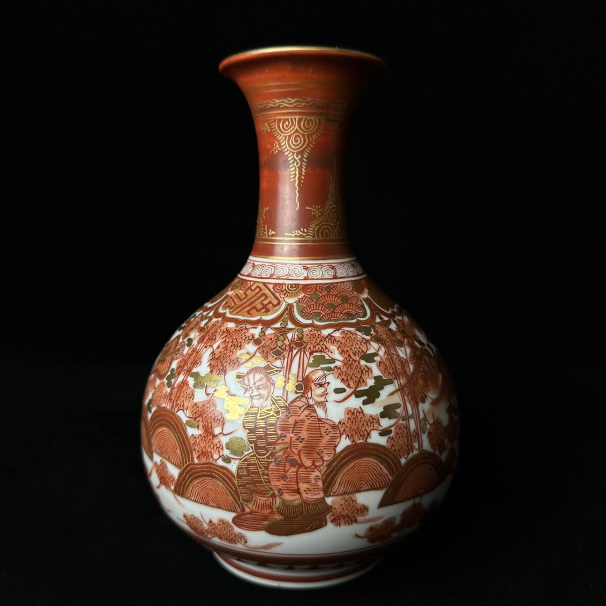 コレクター買取品 湖東焼 赤絵金彩 彦根 山水風景画 人物紋 木箱付 在銘 落款 飾壺 花瓶 花入 花器 飾物 置物 時代物_画像2