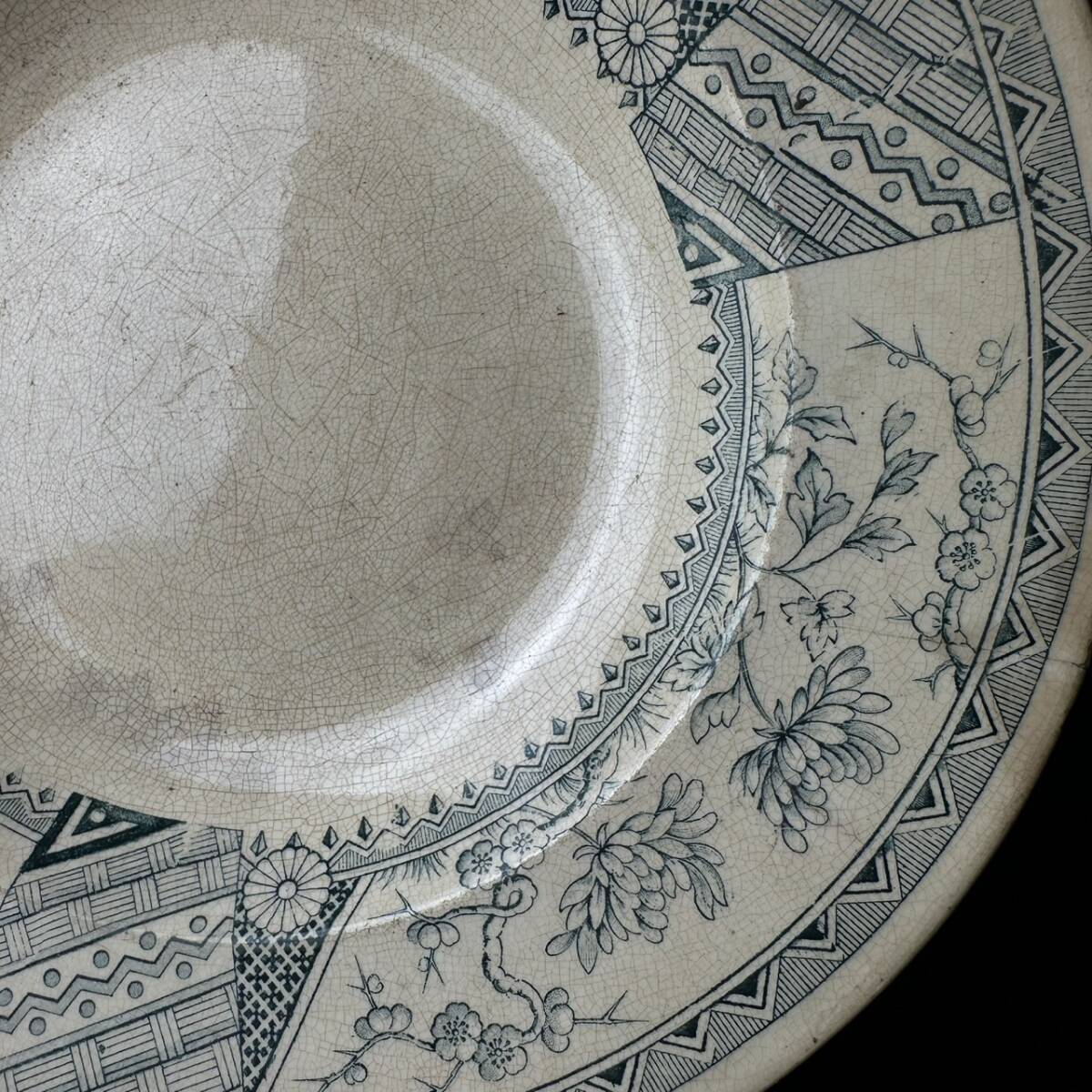 コレクター買取品 阿蘭陀焼 オランダ 菓子鉢 27㎝ プレート 木箱付 飾皿 食器 唐草花模様 アンティーク 飾物 置物 時代物_画像4
