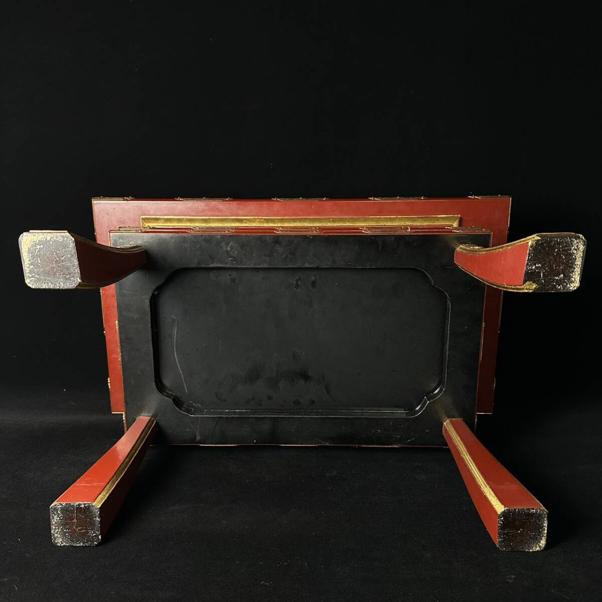 コレクター買取品 仏教美術 寺院仏具 経机 前机 経卓 仏壇 金彩 朱塗 木製 面金 飾物 置物 時代物_画像10