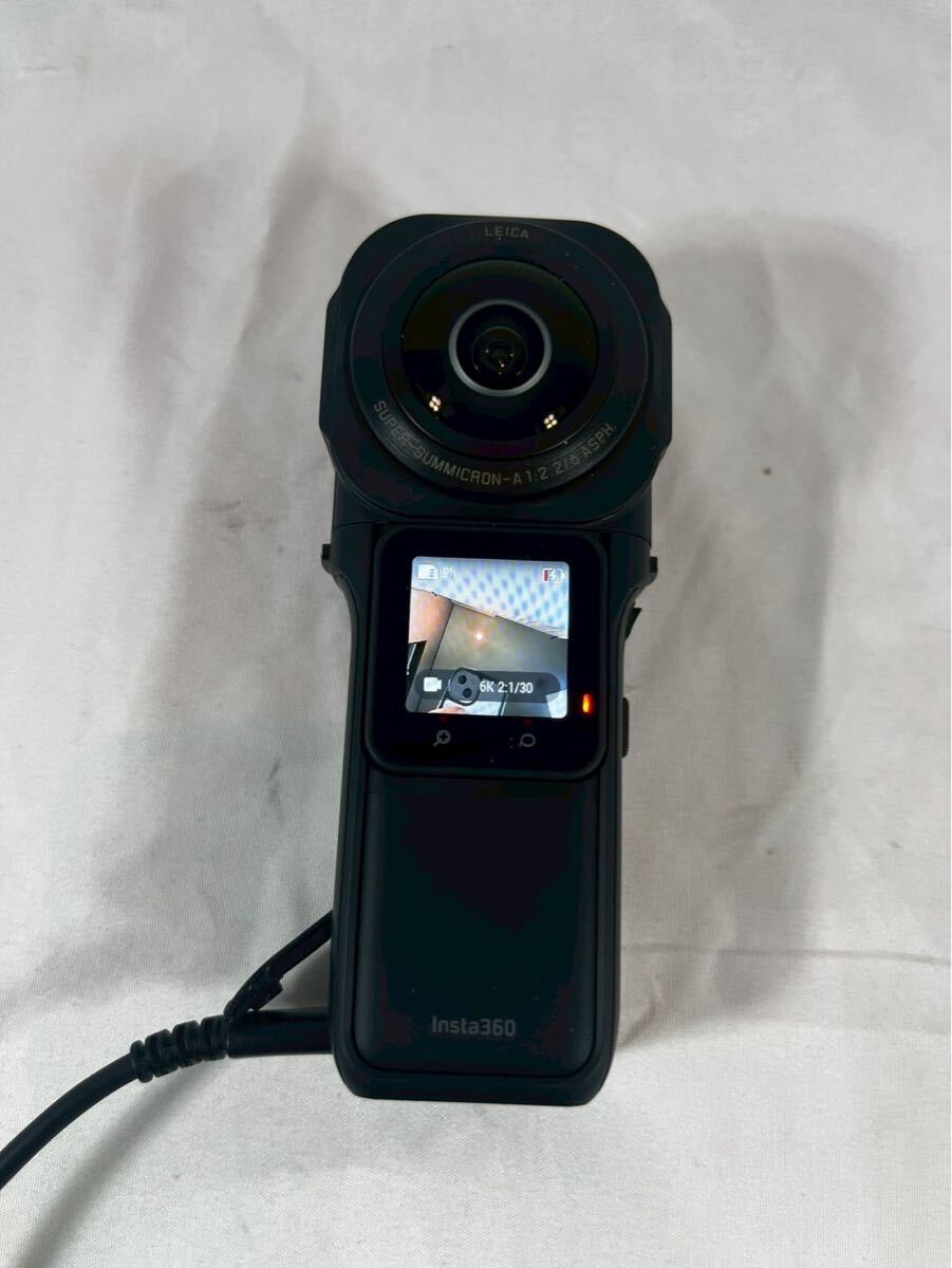 ① Insta360 ONE RS 1-INCH 360 EDITION 360*C камера ① Insta360 ONE RS 1-INCH 360 EDITION 360*C камера