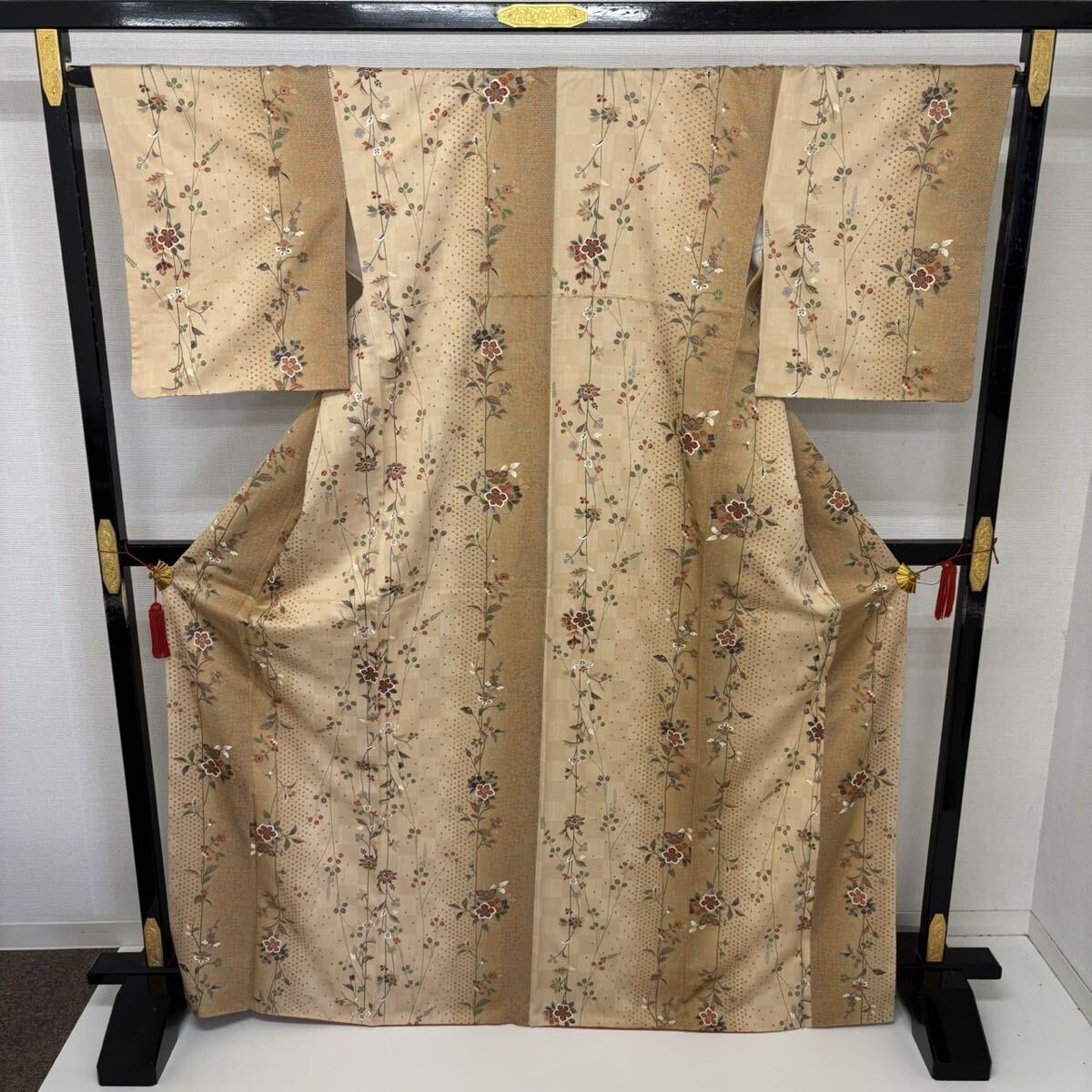 小紋 正絹 裄66 縦に美しい花染め着物 F-821_画像3