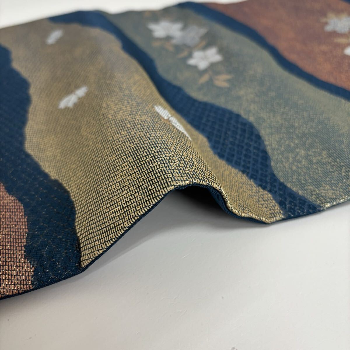 名古屋帯 正絹 横段に美しい花 九寸 着物 F-1118の画像1