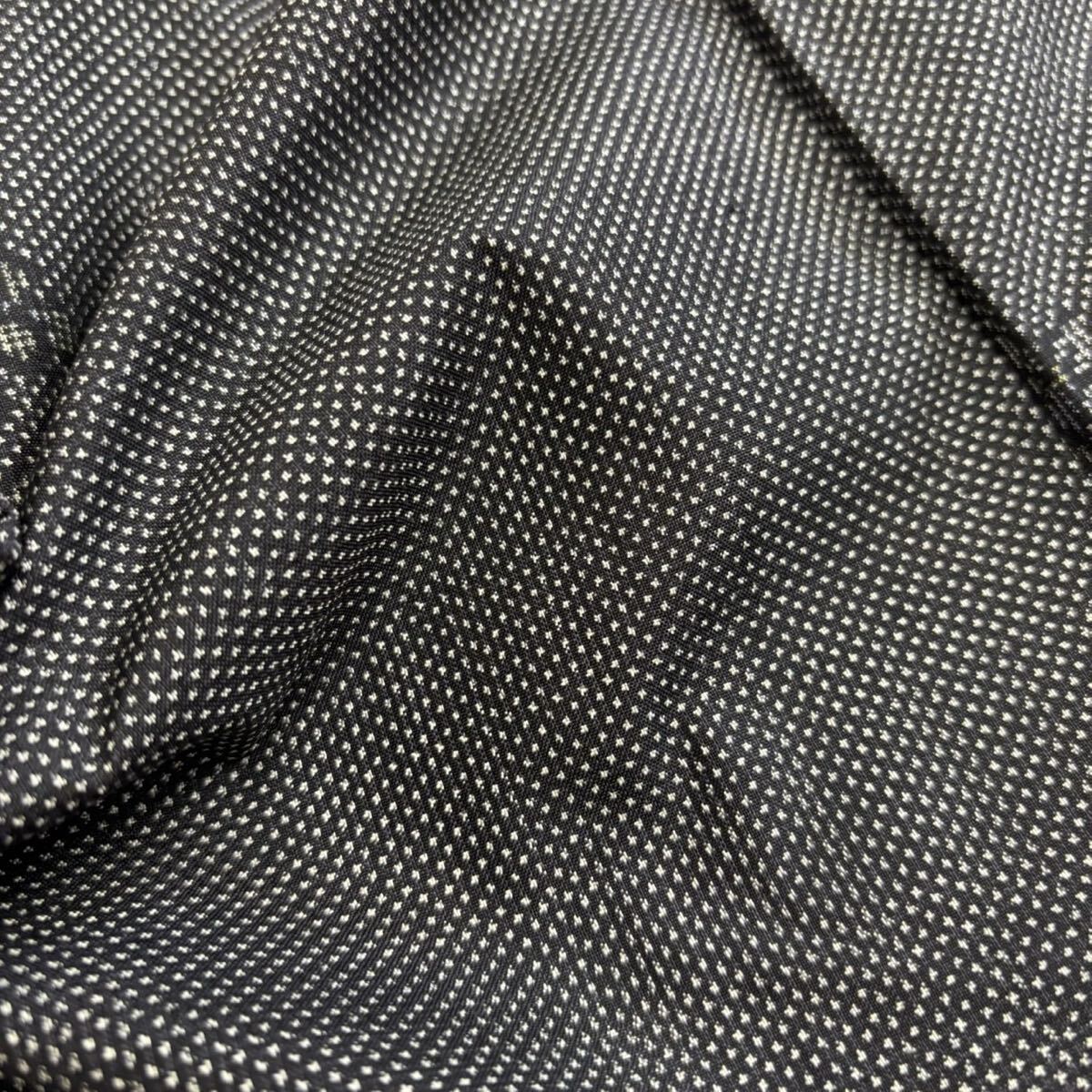 本場大島紬 正絹 縦横絣 飛び柄の美しい花 着物 F-1141の画像10