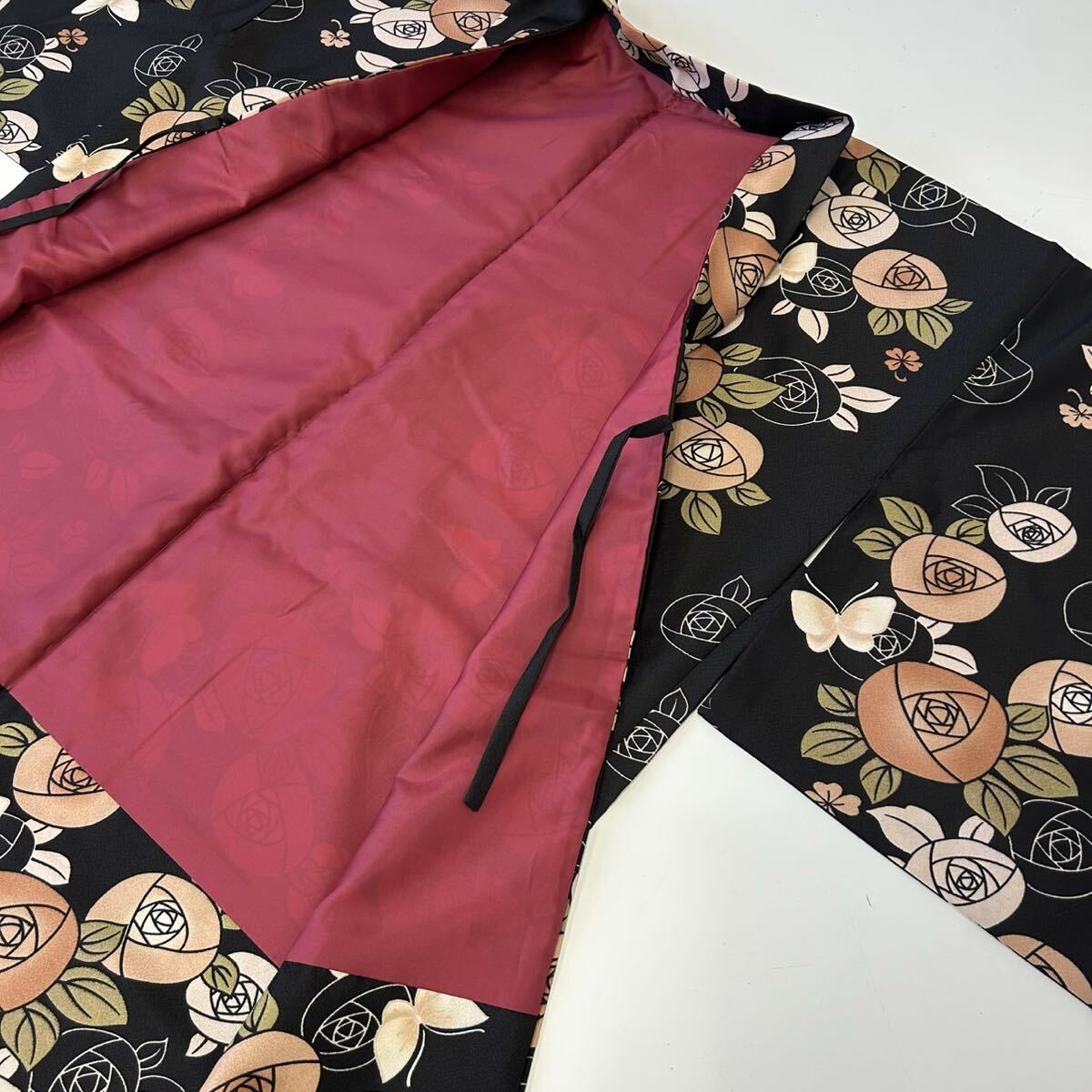 長羽織 化繊 裄69 黒地に美しい花のデザイン 着物 F-1149の画像5