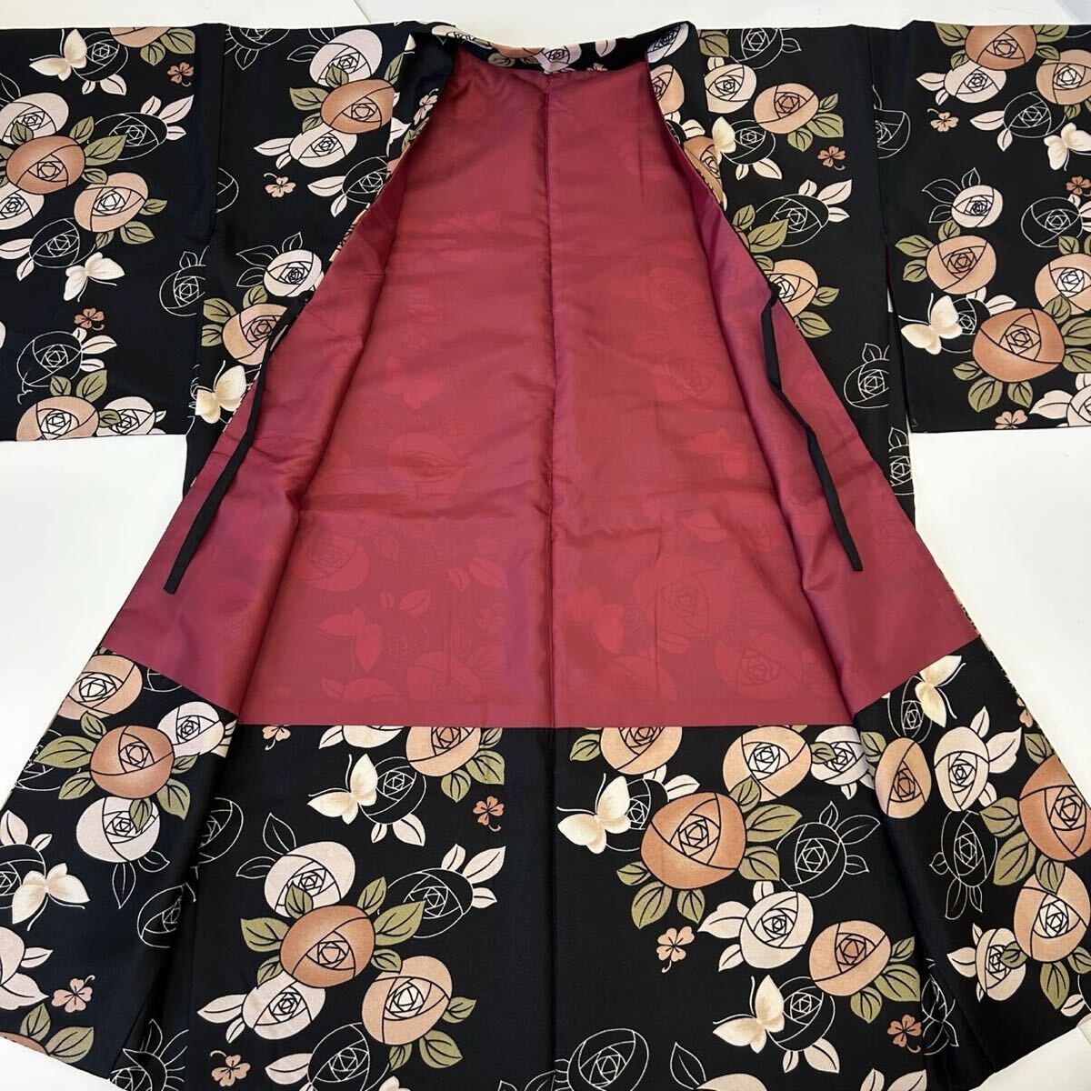 長羽織 化繊 裄69 黒地に美しい花のデザイン 着物 F-1149の画像6