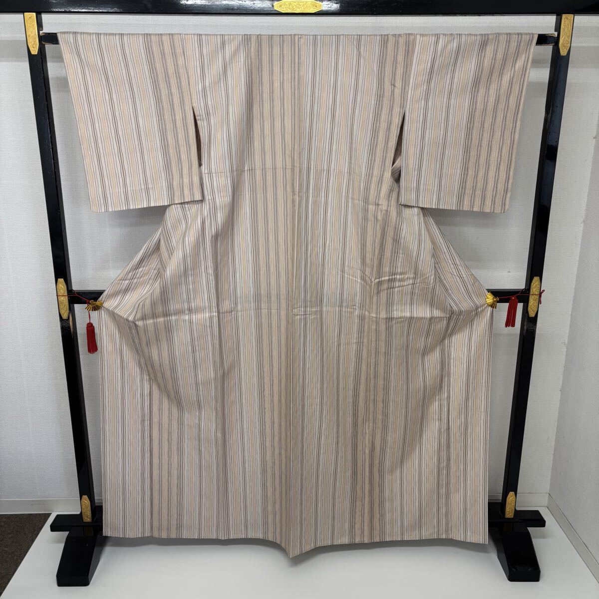 よろけの紬着物 正絹 風合い良い織 着物 F-1694_画像3