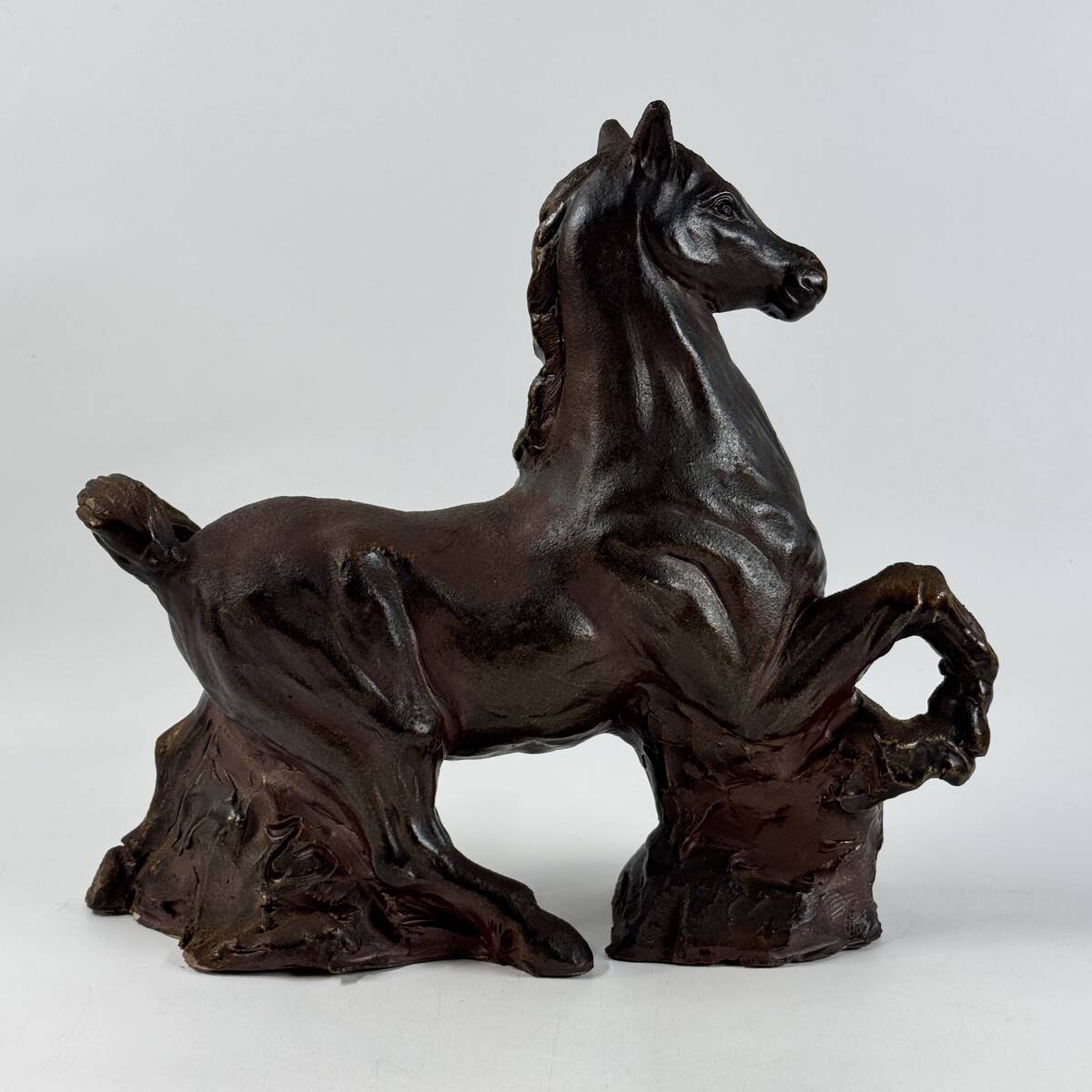 【20147Q】備前焼 岡本徹正造 てつ銘 銘印在 干支置物 午 馬 幅28.5㎝×奥行9㎝×高さ26㎝ 干支飾り 玄関飾り 縁起物 経年保管品 現状品_画像4