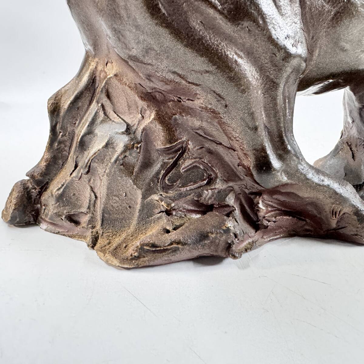 【20147Q】備前焼 岡本徹正造 てつ銘 銘印在 干支置物 午 馬 幅28.5㎝×奥行9㎝×高さ26㎝ 干支飾り 玄関飾り 縁起物 経年保管品 現状品_画像10