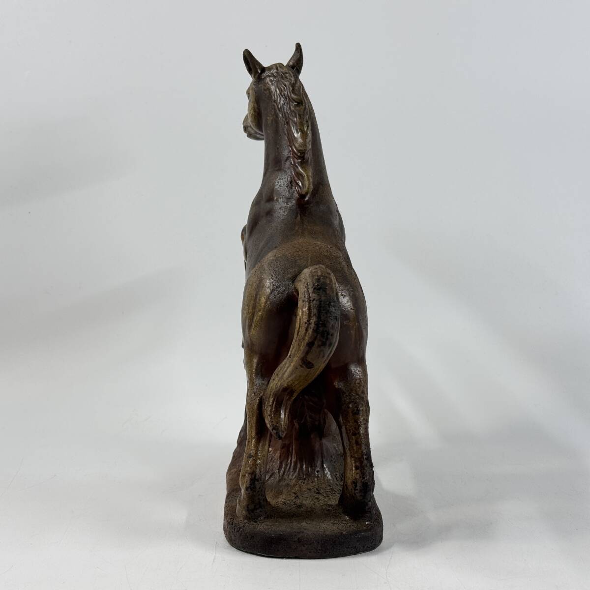 【20148Q】備前焼 銘印在 掻き銘 作家名不詳 干支置物 午 馬 幅24㎝×奥行9㎝×高さ29㎝ 干支飾り 玄関飾り 縁起物 経年保管品 現状品_画像3