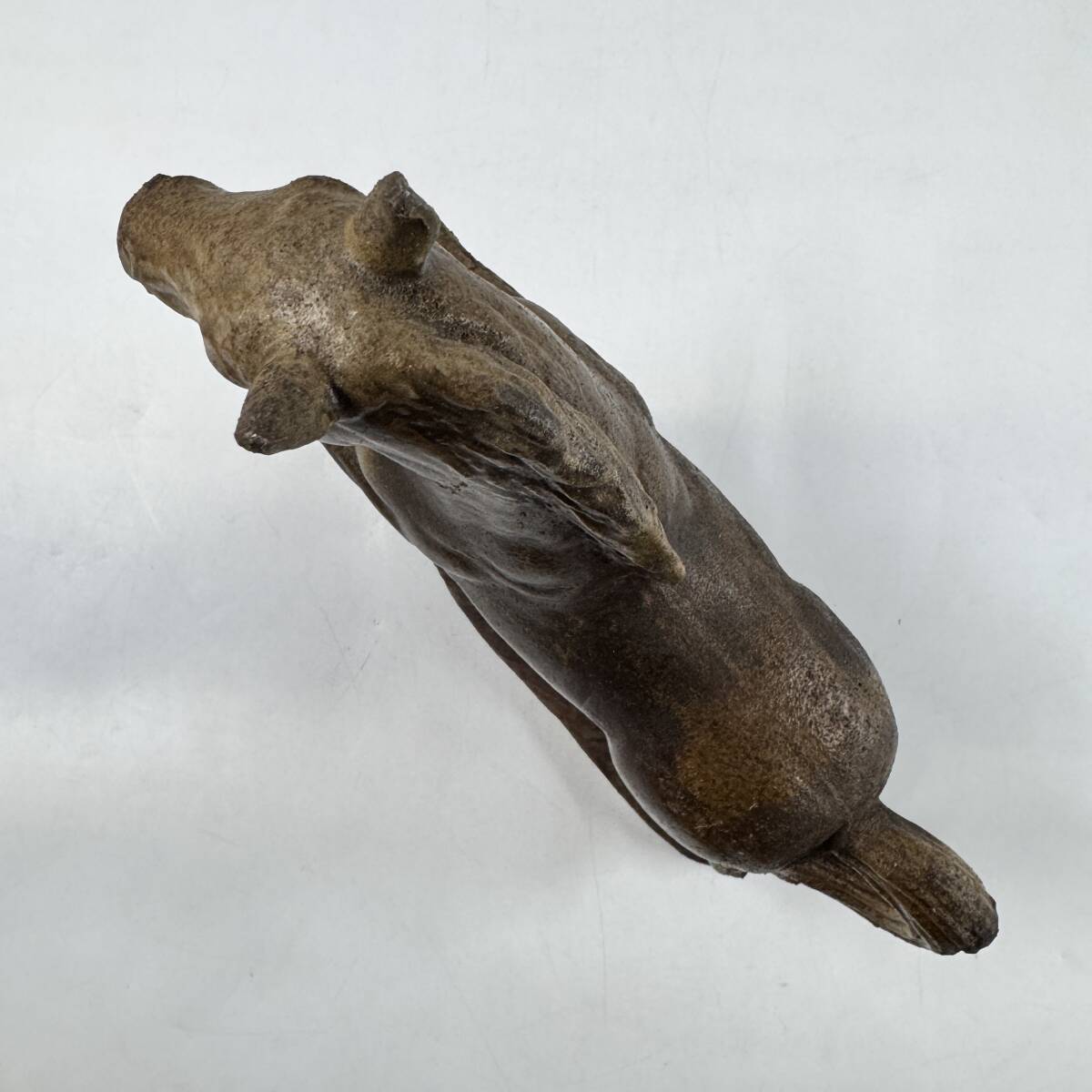 【20148Q】備前焼 銘印在 掻き銘 作家名不詳 干支置物 午 馬 幅24㎝×奥行9㎝×高さ29㎝ 干支飾り 玄関飾り 縁起物 経年保管品 現状品_画像6