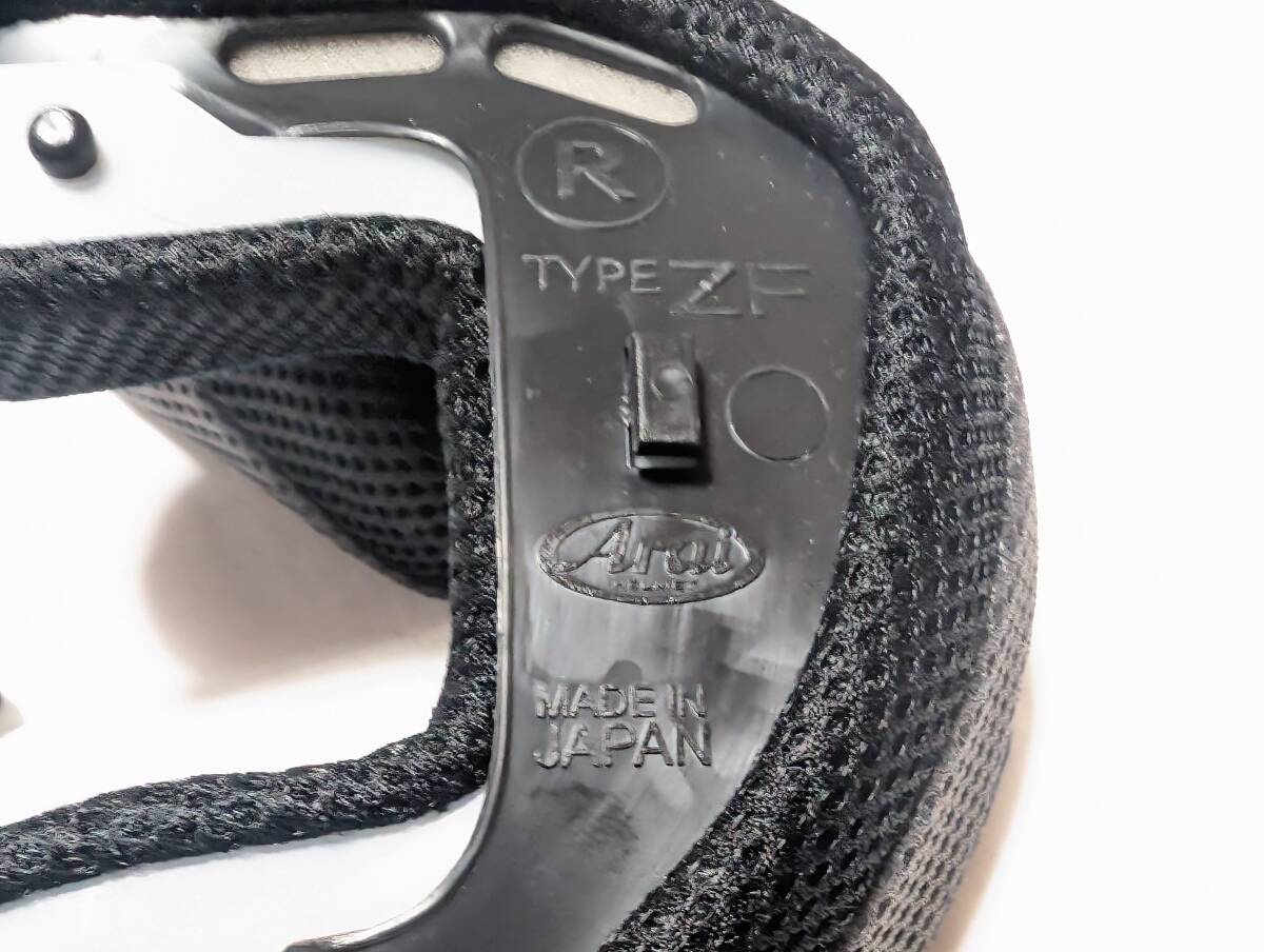 スポンジ1枚剥がしています。 Arai アライ ジェットヘルメット 品番 062228 VZ-RAM VZ EP イヤーカップ 15mm（61-62）試着のみ 美品_画像4