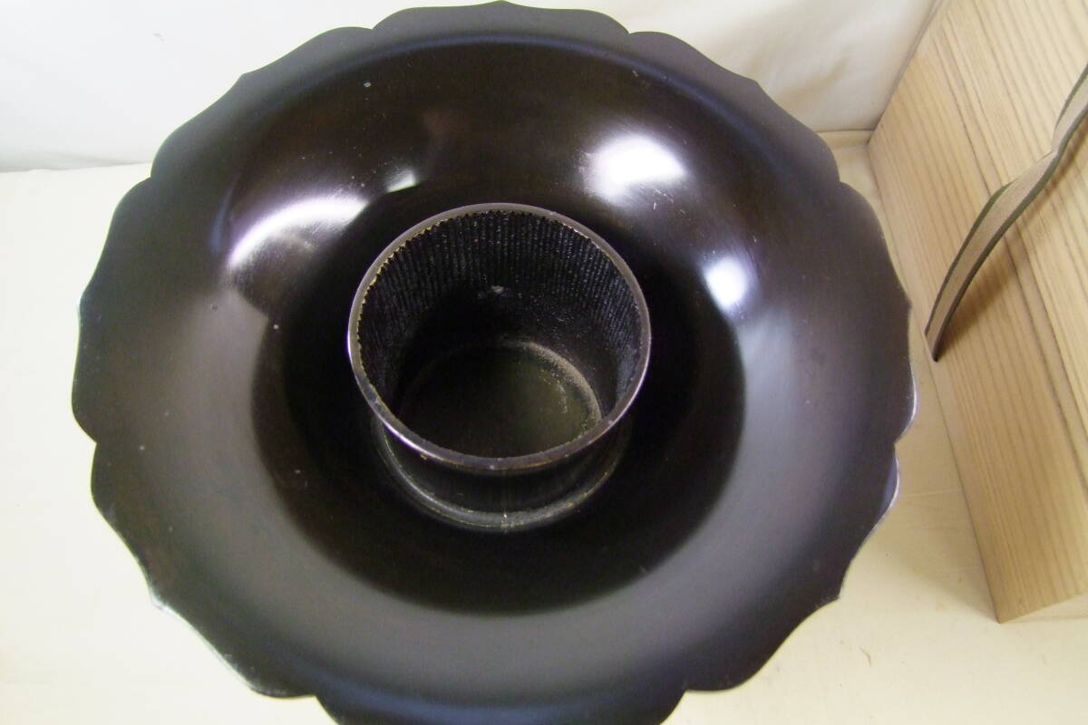 華道具　中光造　好　是鶴堂　古鏡形唐銅花器　松月堂古流書付　共箱_画像3