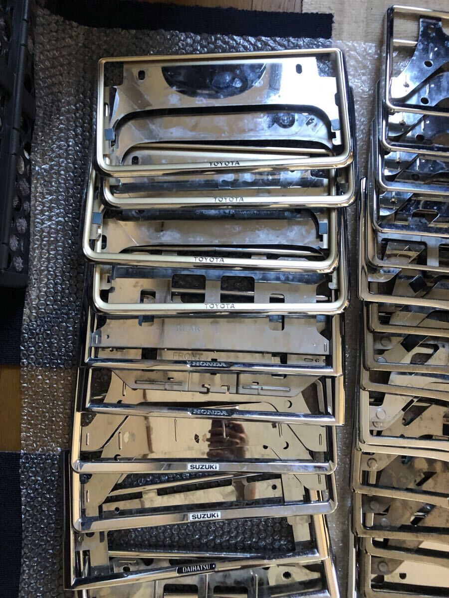 HONDAホンダ　TOYOTAトヨタ　SUZUKIスズキ　NISSAN日産　MITSUBISHI三菱　DAIHATSU ナンバーフレーム　大量セット59枚_画像2
