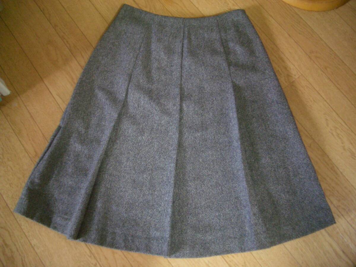 MAYSON GREYメインソングレイ*黒ウールツイード上品ふんわりタックヒザ下ミモレ丈フレアースカート美品*M_画像3