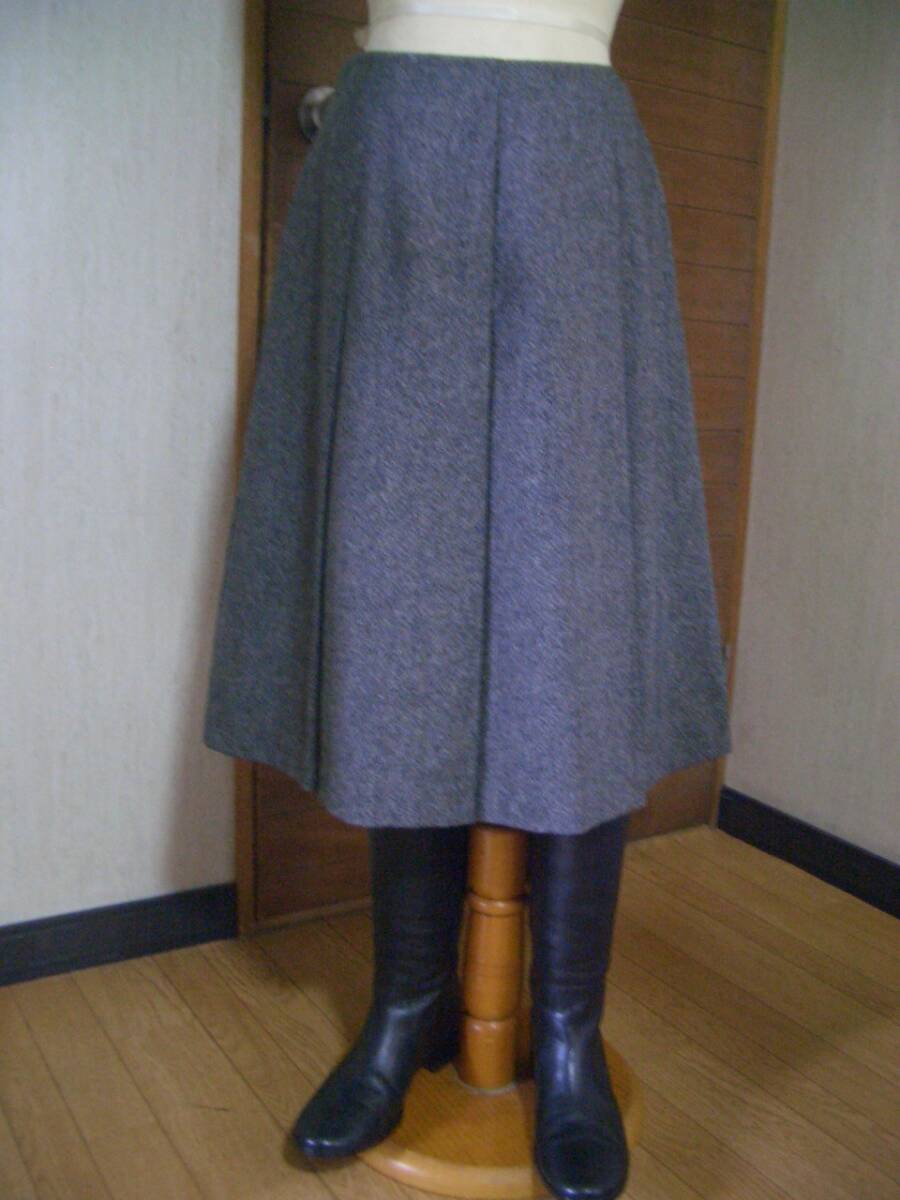 MAYSON GREYメインソングレイ*黒ウールツイード上品ふんわりタックヒザ下ミモレ丈フレアースカート美品*M_画像2