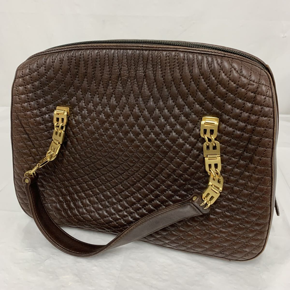 訳ありBALLY キルティング Ｂ ロゴチェーン レザーハンドバッグ ブラウンカラー系 バリー現状品 ハンドバッグ カ4_画像2