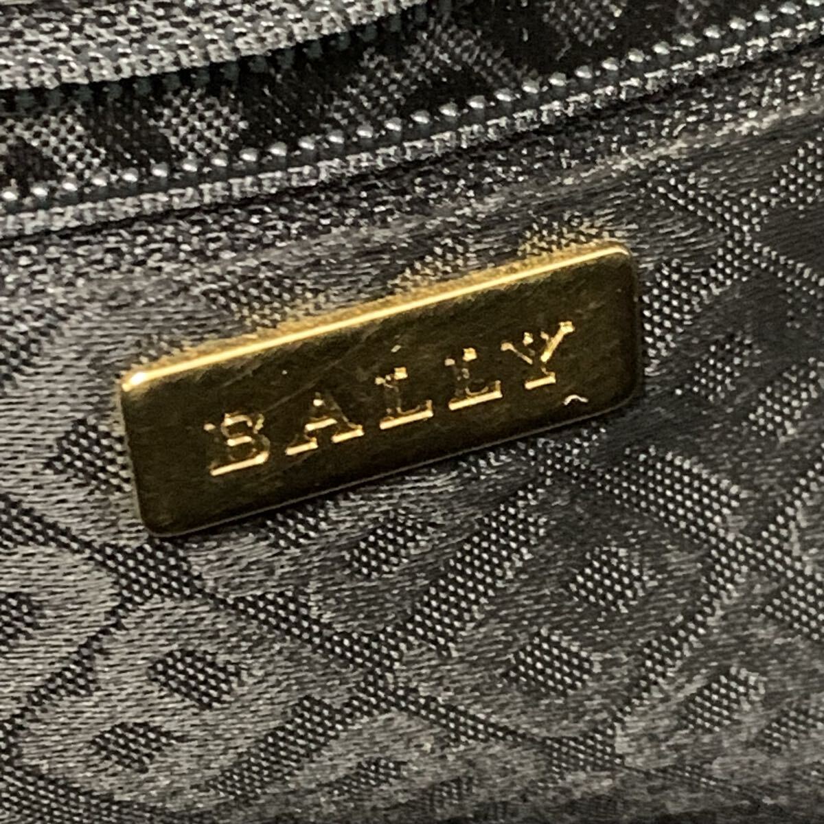 訳ありBALLY キルティング Ｂ ロゴチェーン レザーハンドバッグ ブラウンカラー系 バリー現状品 ハンドバッグ カ4_画像4