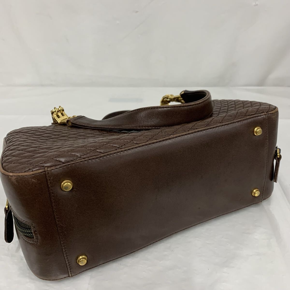 訳ありBALLY キルティング Ｂ ロゴチェーン レザーハンドバッグ ブラウンカラー系 バリー現状品 ハンドバッグ カ4_画像7