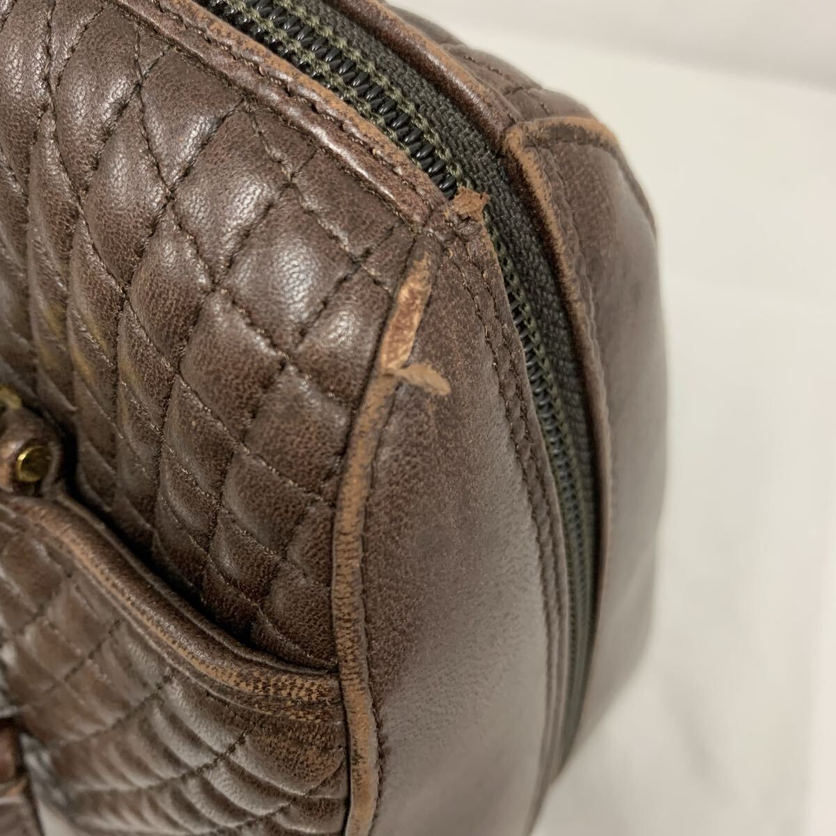 訳ありBALLY キルティング Ｂ ロゴチェーン レザーハンドバッグ ブラウンカラー系 バリー現状品 ハンドバッグ カ4_画像9