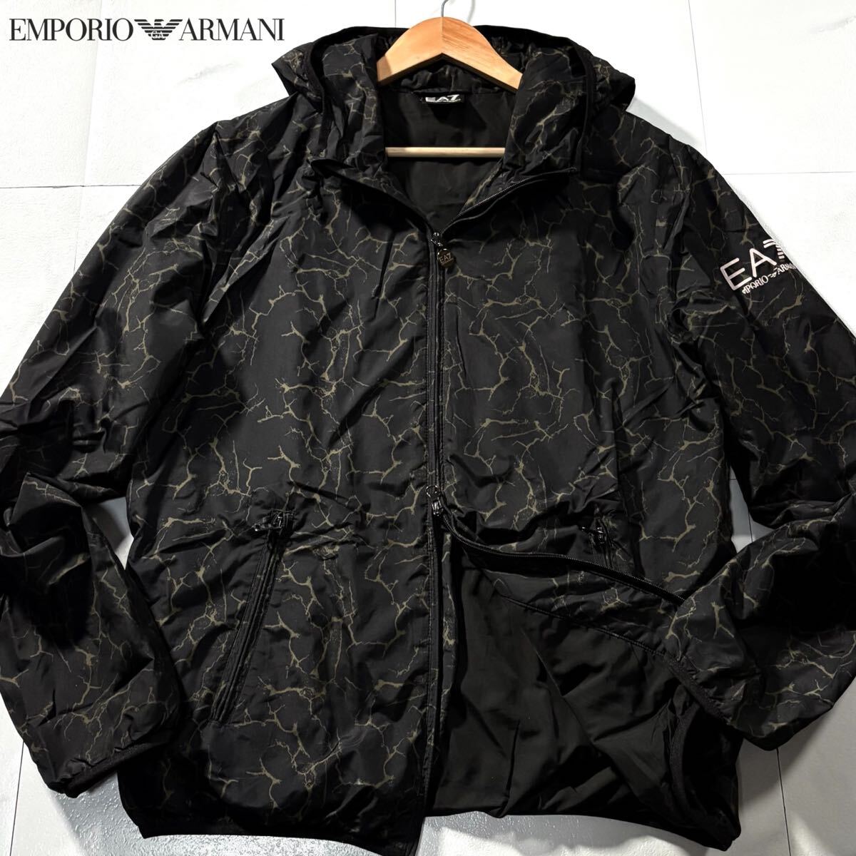 XL размер соответствует *EMPORIO ARMANI Emporio Armani нейлон Parker незначительный с хлопком жакет двойной Zip общий рисунок плечо EA7 Logo стирка возможно * XL размер соответствует *EMPORIO ARMANI Emporio Armani нейлон Parker незначительный с хлопком жакет двойной Zip общий рисунок плечо EA7 Logo стирка возможно *