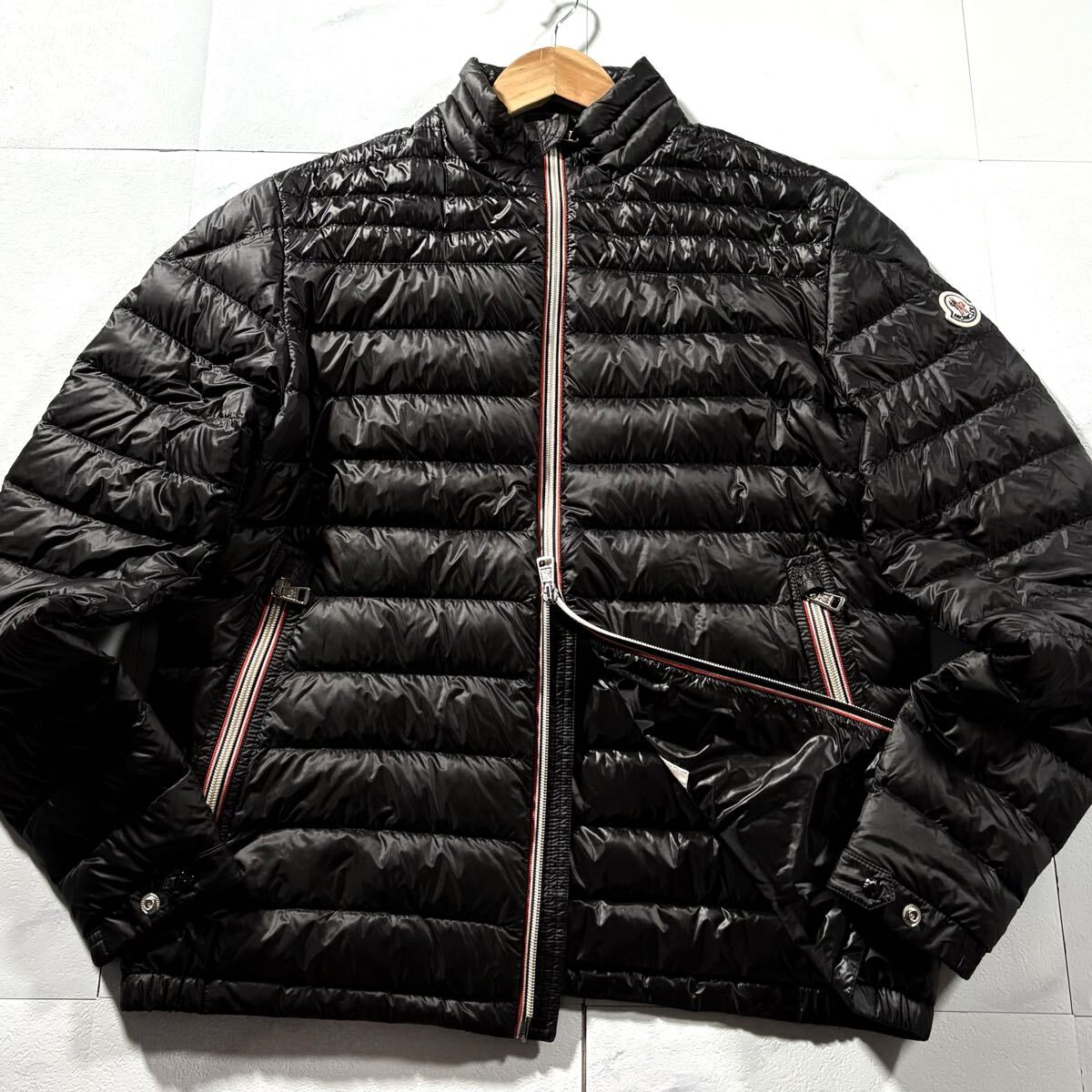 未使用級/Lサイズ●24年製 MONCLER モンクレール ダウンジャケット ダニエル DANIEL ライトアウター ダブルジップ 肩ロゴワッペン 黒 3_画像2