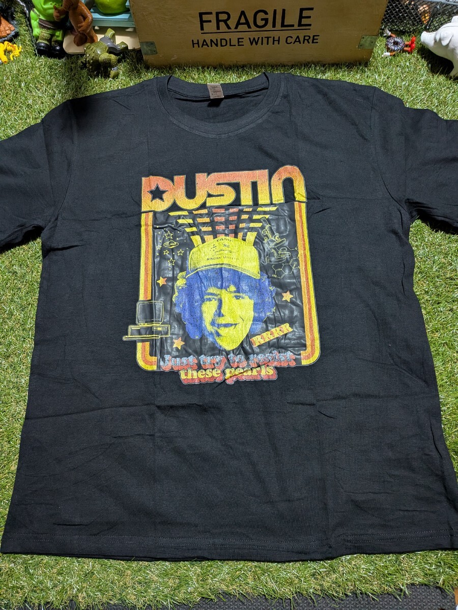 新品｜早い者勝ち！ストレンジャーシングス│ダスティン│海外ドラマ輸入Tシャツ│海外インポート品│サイズL│ブラック、黒│ストリート_画像1