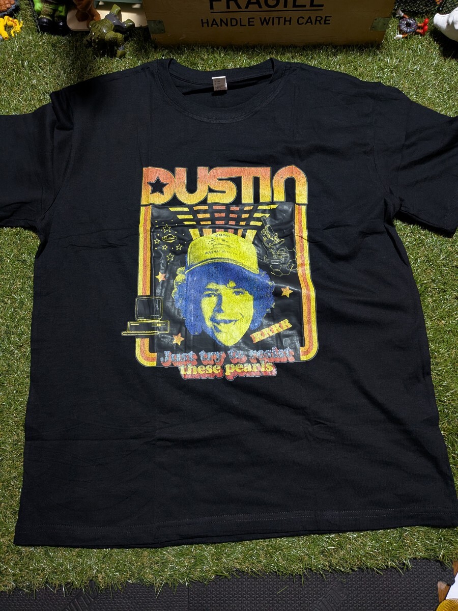 新品｜早い者勝ち！ストレンジャーシングス│ダスティン│海外ドラマ輸入Tシャツ│海外インポート品│サイズL│ブラック、黒│ストリート_画像2