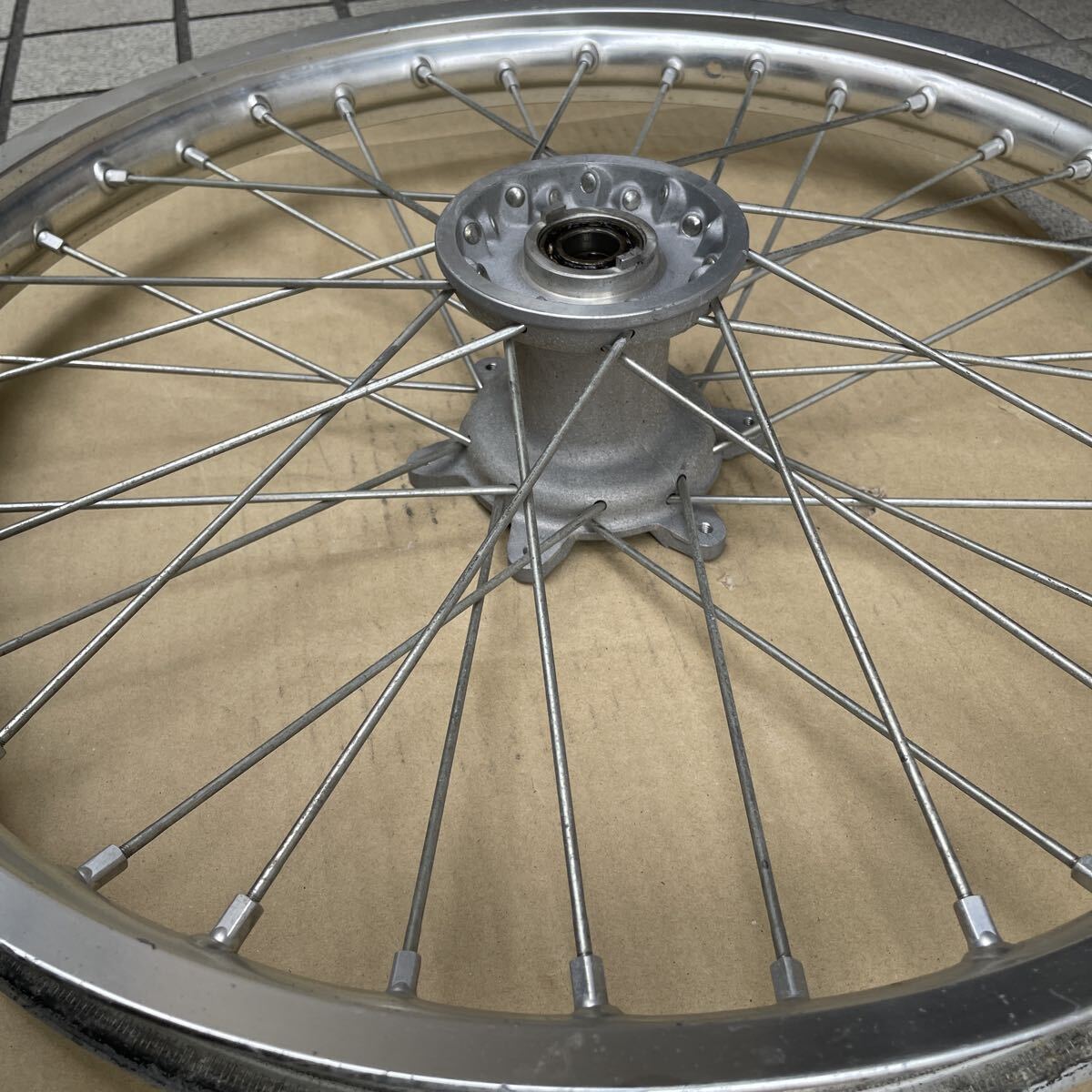 ヤマハwr250f フロントホイール中古品yz125x/250x 21×1.60_画像6