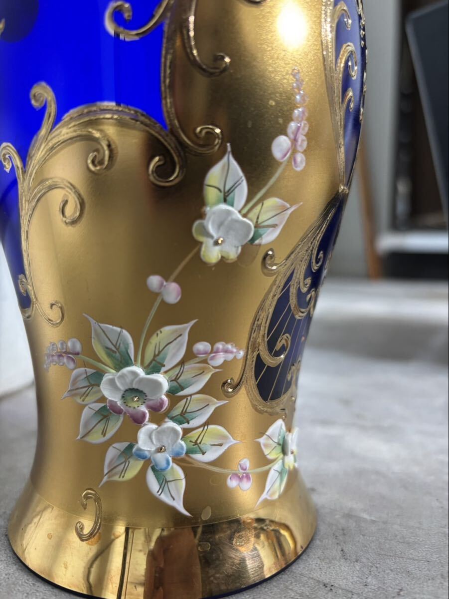 BOHEMIA/ボヘミアガラス 花瓶/ブルー/金彩/花柄/ハンドペイント/花器/フラワーベース　目立った傷、汚れなし　80サイズ_画像3