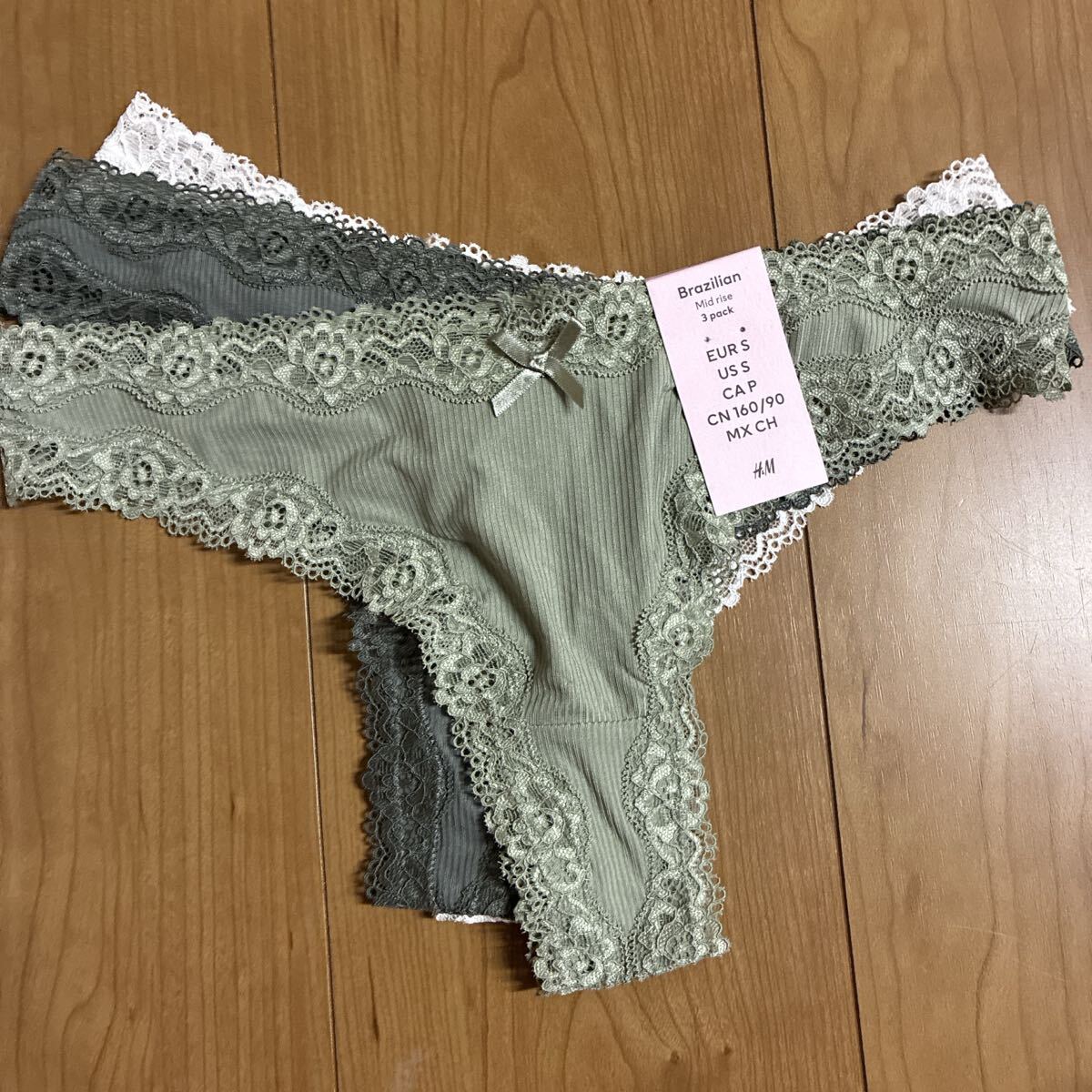 ブラジリアンスタイル下着3枚セット　レディースショーツ　レース　リボン　グリーン_画像1