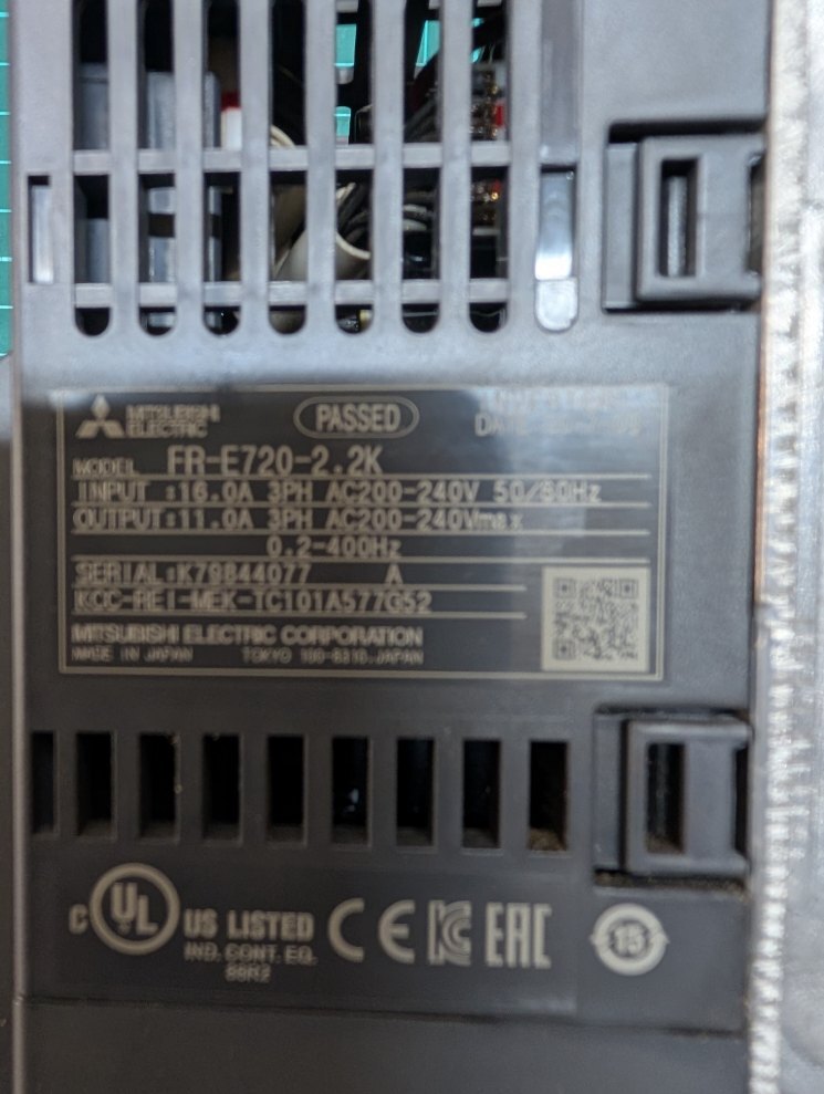  Mitsubishi инвертер E700 FR-E720-2.2K