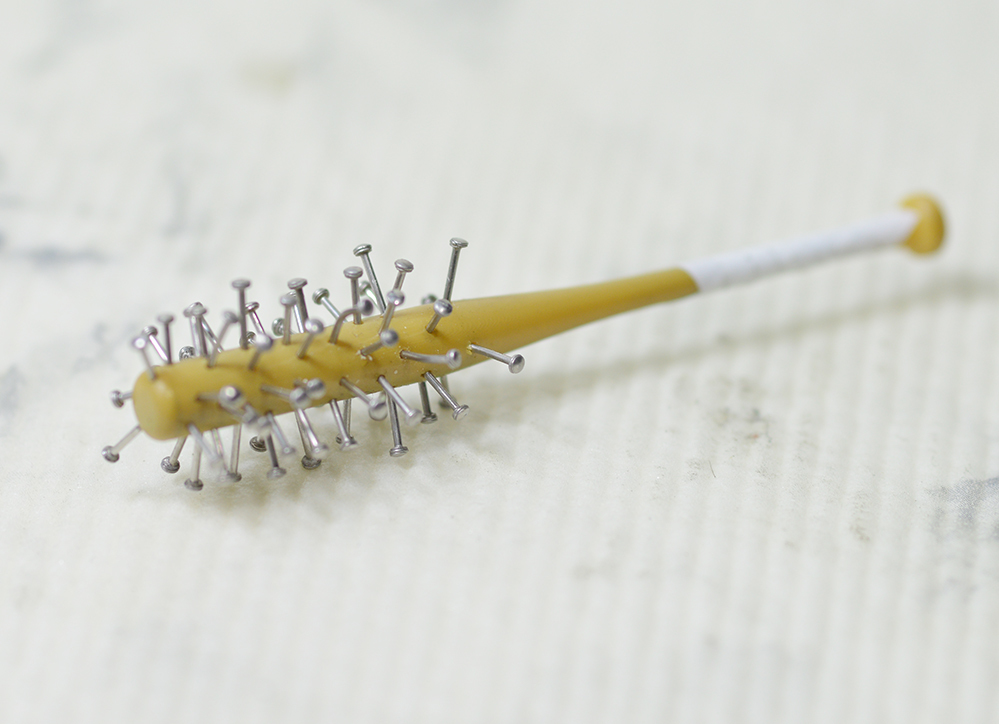 1/12 バット(釘バット用ガイド穴付きと2本セット)3Dプリンタ出力未塗装キット ドールハウス等に ミニチュア_画像3