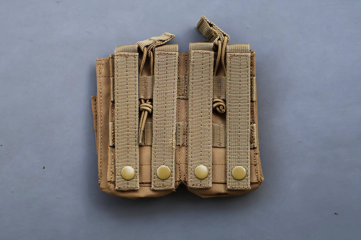 ■【新品同様・実物】CONDOR MA43 ダブル スタッカー M4 マグポーチ コヨーテブラウン MOLLE対応 4本収納 タクティカル 装備 検)東京マルイ_画像2
