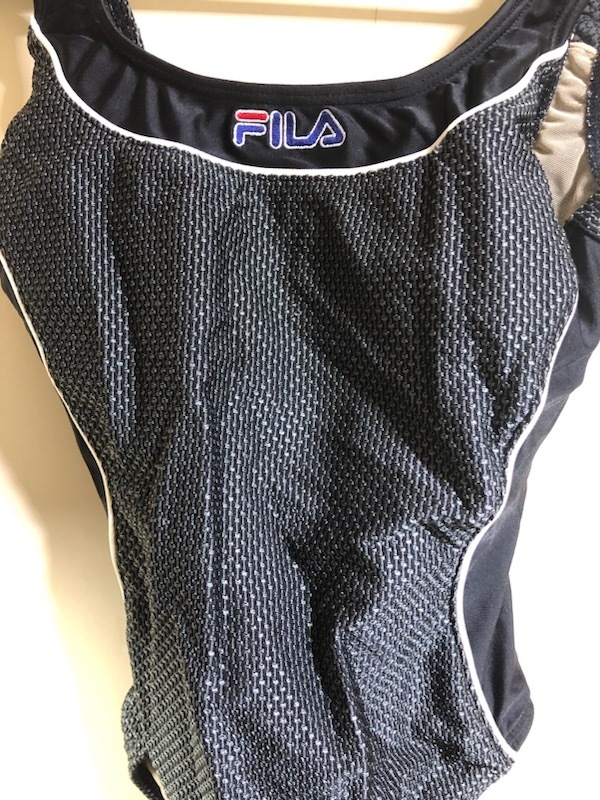 未使用・クリーニング済み FILA 競泳水着　ハイレグ　競泳　水着　ワンピース　スイムウエア　　Lサイズ_画像2