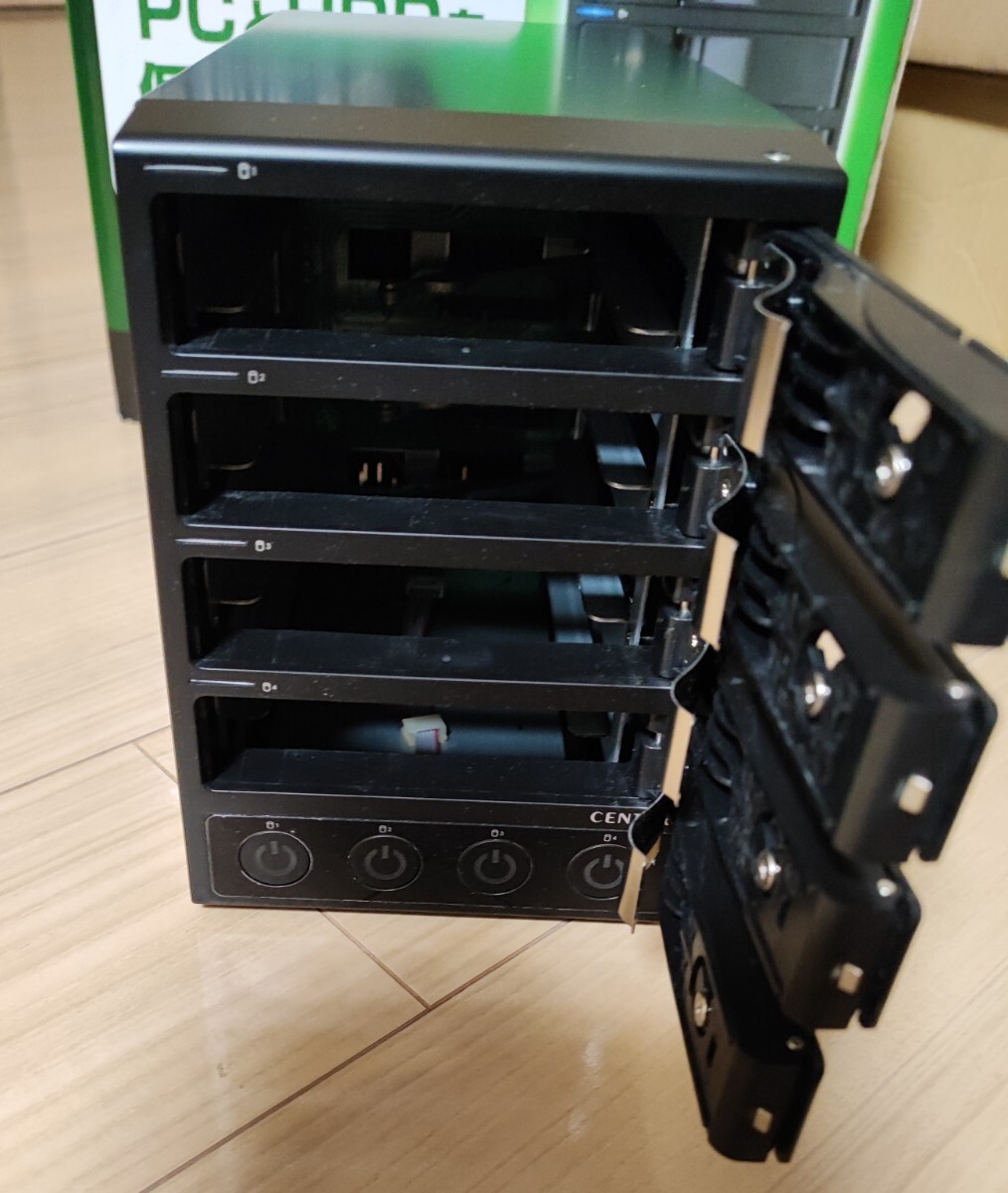 センチュリー 裸族の4in1ルーム CRPR35E4U3IS HDD 4台 外付けケース eSATA接続_画像3