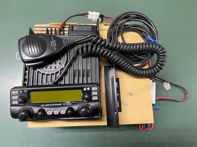 ICOM IC-2720 144/430MHz DUAL BAND FM トランシーバー【中古品です】 _画像3