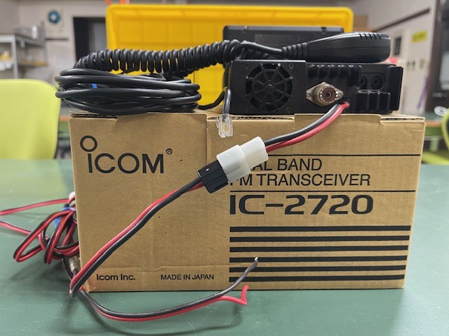 ICOM IC-2720 144/430MHz DUAL BAND FM トランシーバー【中古品です】 _画像4