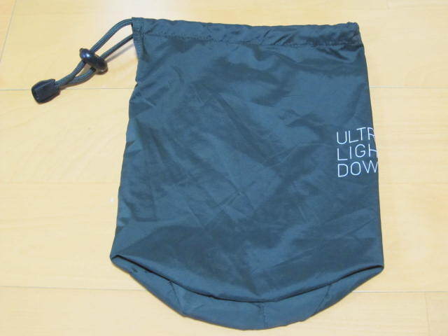 ★送料無料★ UNIQLO ウルトラライトダウン 収納袋 袋 ダークグリン_画像4