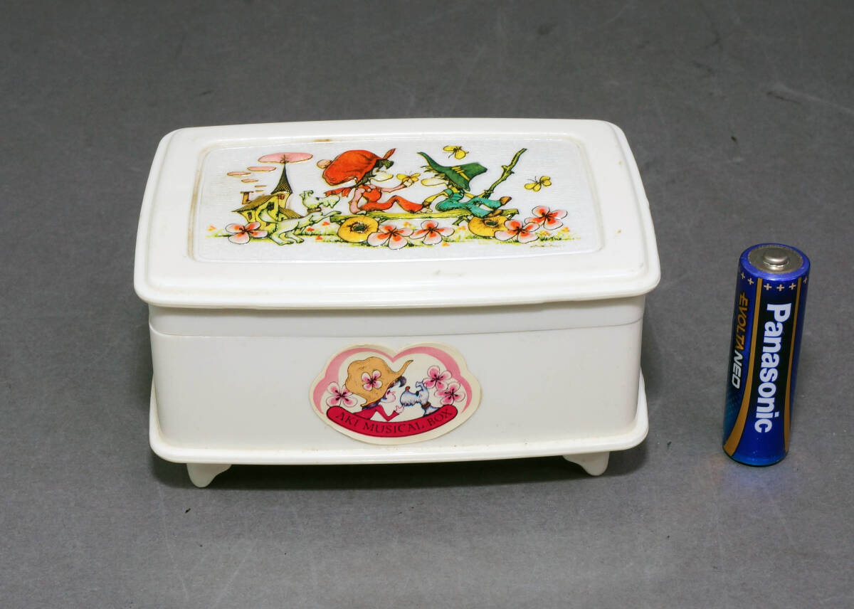  Showa Retro LADY MATE ROBIN музыкальная шкатулка имеется jue Reebok sAKI MUSICAL BOX