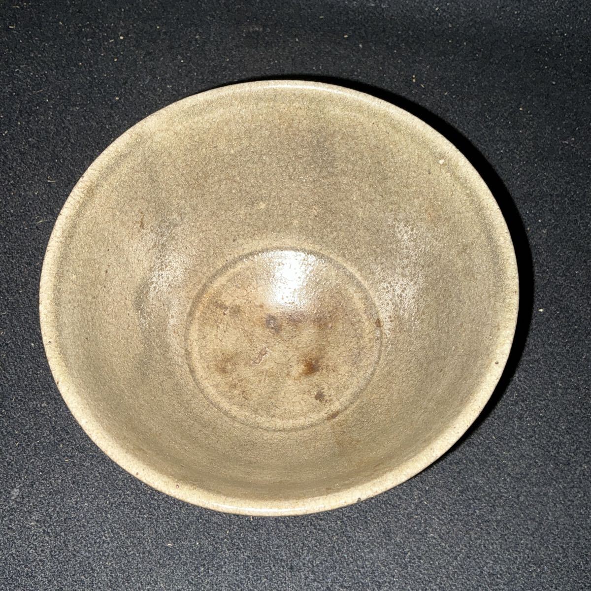 コレクター所蔵品 古唐津 江戸前期 土井唐津 伊羅保茶碗 奥高麗 絵唐津 井戸茶碗 青唐津 伝世品 木箱入 絵唐津井戸茶碗 抹茶碗 高麗茶碗_画像4