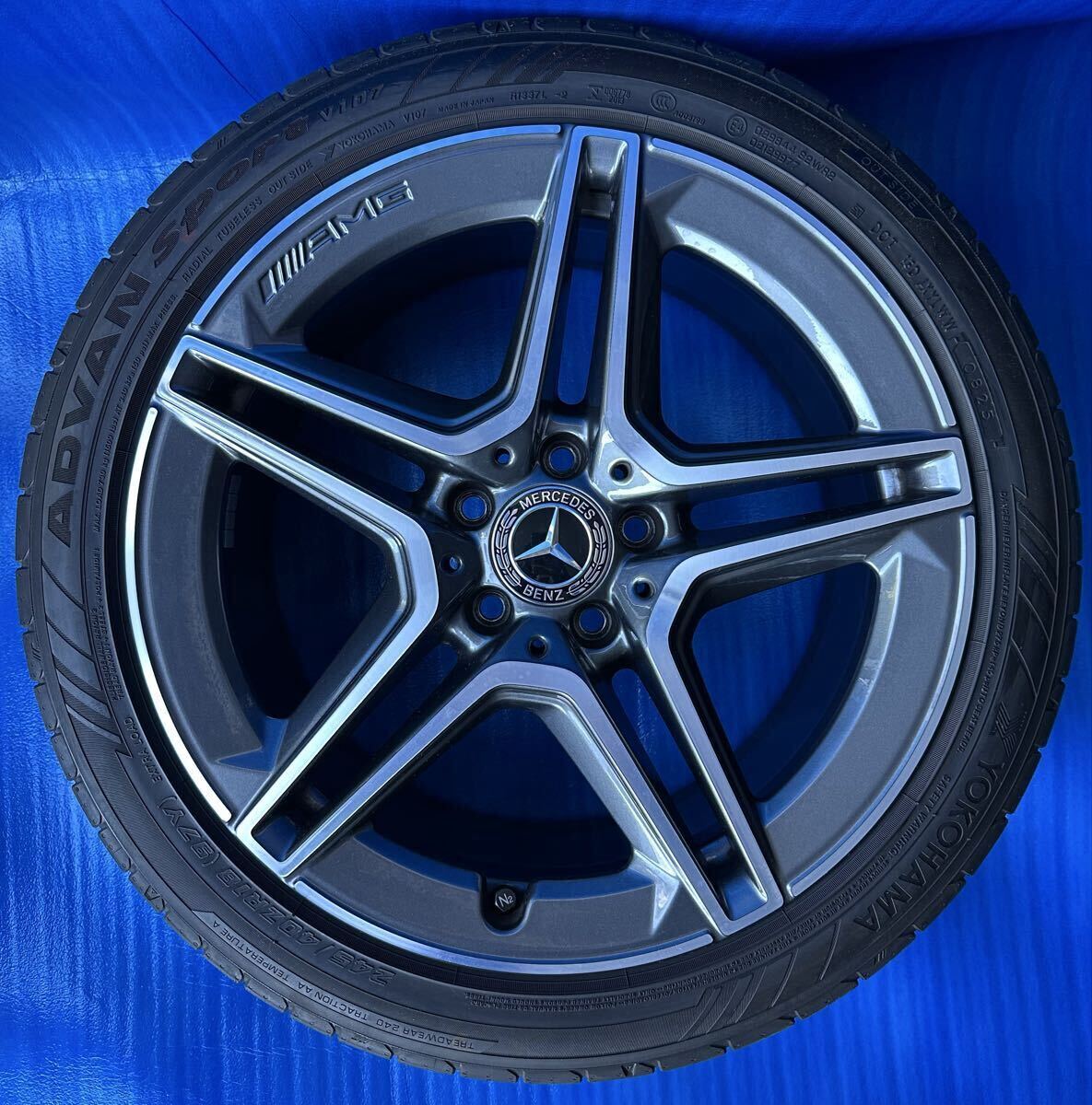 送料無料!!! メルセデスベンツ 純正タイヤアルミホイール 4本セット Cクラス AMGライン 18インチ ヨコハマ ADVAN SPORT V107 2025年_画像4