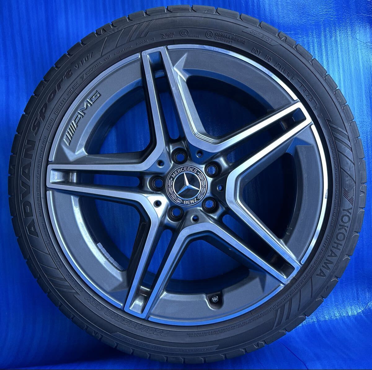 送料無料!!! メルセデスベンツ 純正タイヤアルミホイール 4本セット Cクラス AMGライン 18インチ ヨコハマ ADVAN SPORT V107 2025年_画像2
