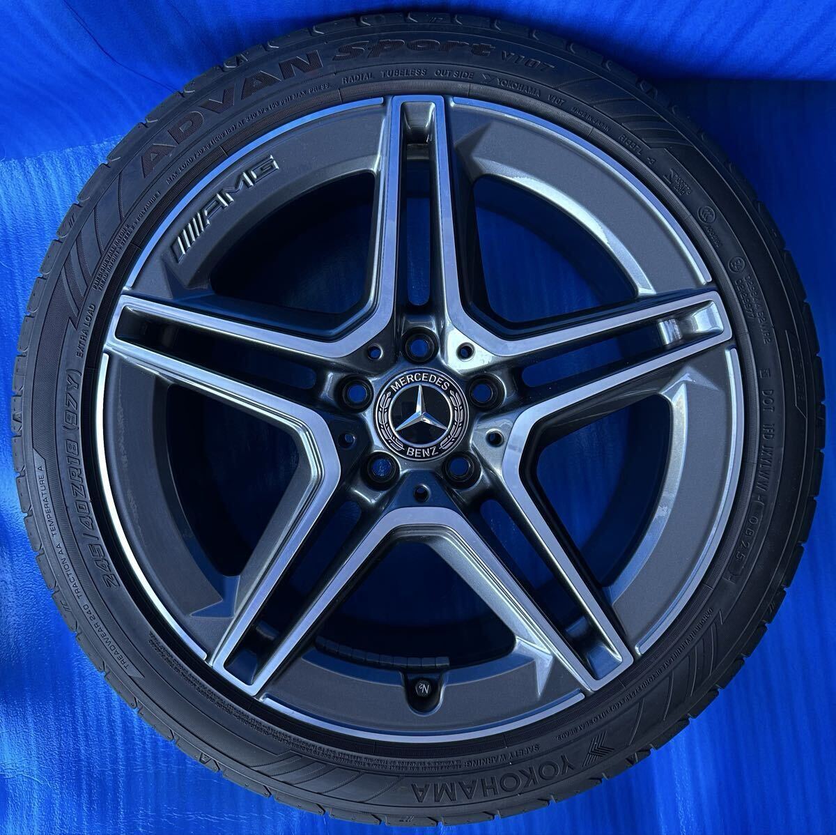 送料無料!!! メルセデスベンツ 純正タイヤアルミホイール 4本セット Cクラス AMGライン 18インチ ヨコハマ ADVAN SPORT V107 2025年_画像5