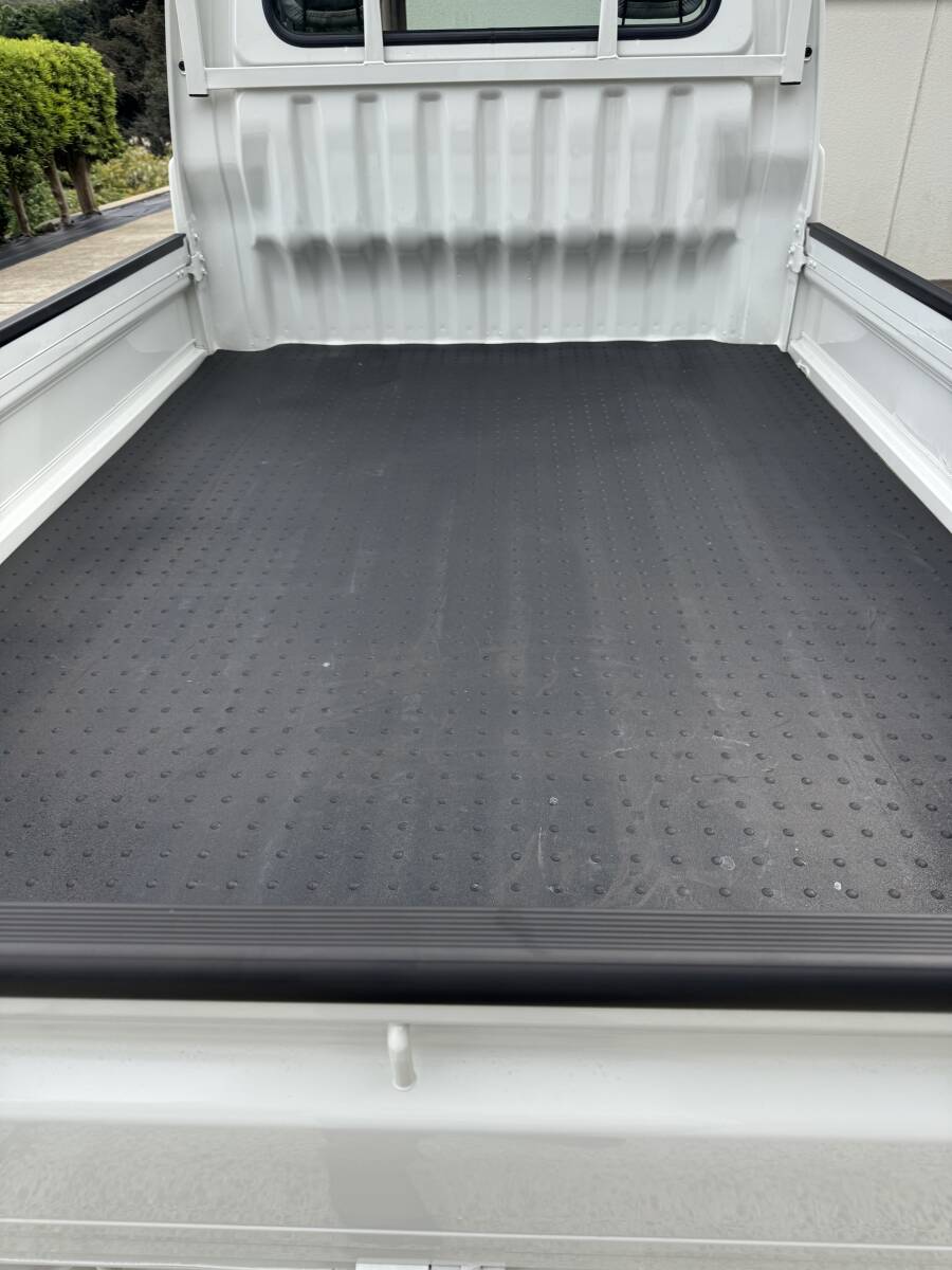 ダイハツ 荷台マット カット済み ハイゼット トラック軽トラ お買得 お得 S210Ｐ_画像1