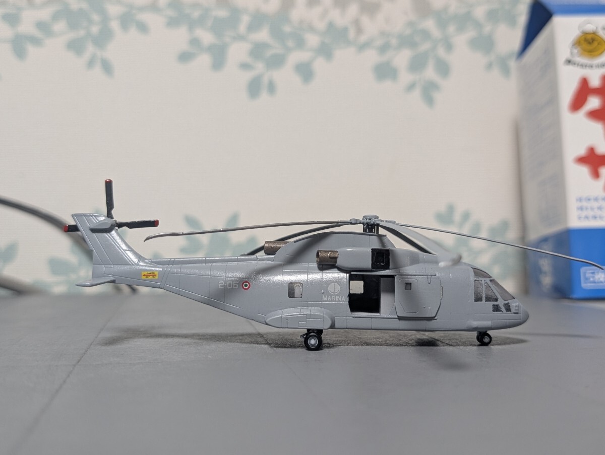 【完成品】 1/144 SH-101 イタリア海軍_画像3