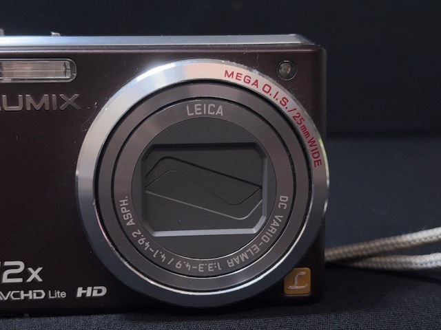 ※30738 動作確認済み Panasonic LUMIX DMC-TZ7 1:3.3-4.9/4.1-49.2 ブラウン コンデジ デジカメ _画像3