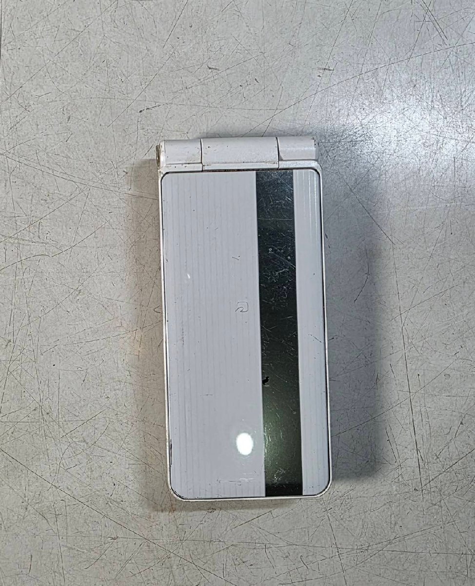 KN5676 【中古品】docomo ドコモ P-01J ケータイ Panasonic_画像2