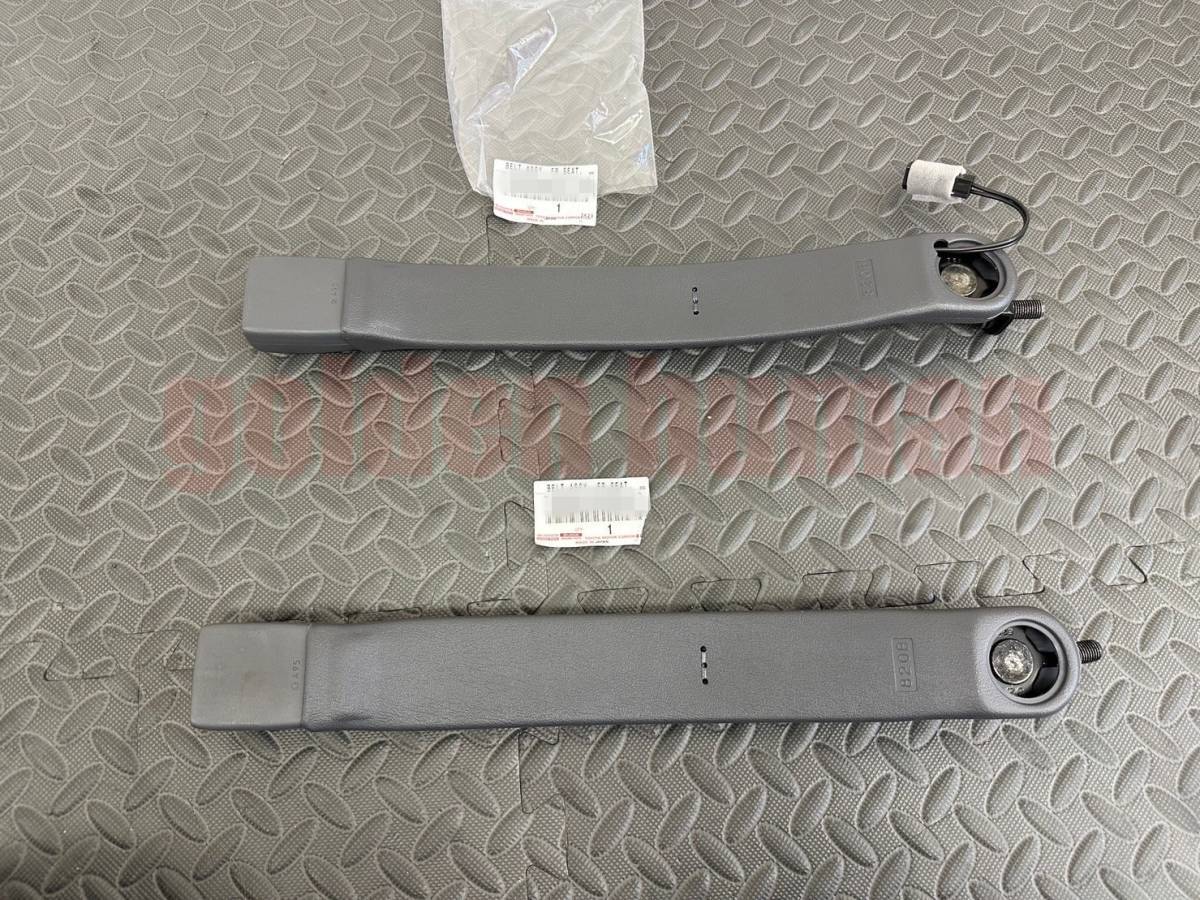 ★新品トヨタ純正 ランクル70 フロントシートインナーベルト 運転席,助手席セット_画像2