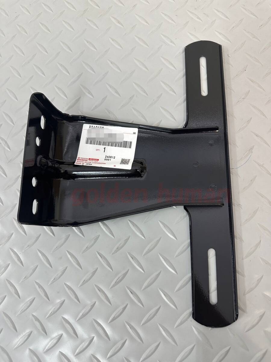 ■新品■トヨタ 純正 BJ40 FJ40 ランドクルーザー フロントライセンスプレートホルダー ナンバーステー_画像1