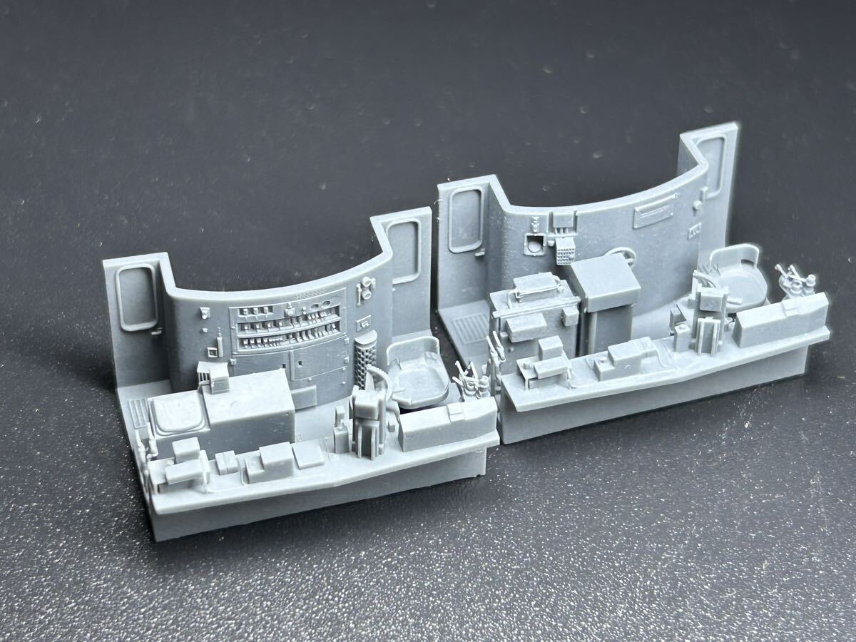 【HO】TOMIX EF81 双頭連結器搭載車用　運転台パーツ(未塗装品)_画像3